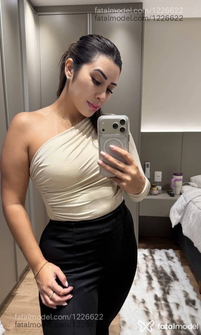 Acompanhante mulher morena (o) de olhos mel em Caxias do Sul - LAURA Lima