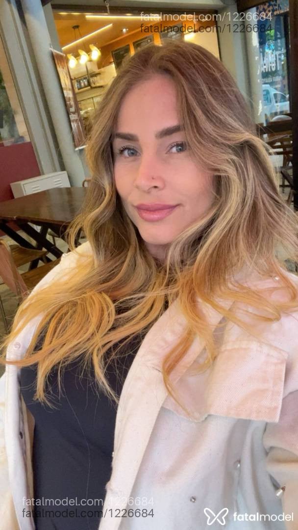 Acompanhante mulher com cabelo castanho de olhos verdes em Poços de Caldas - Bianca