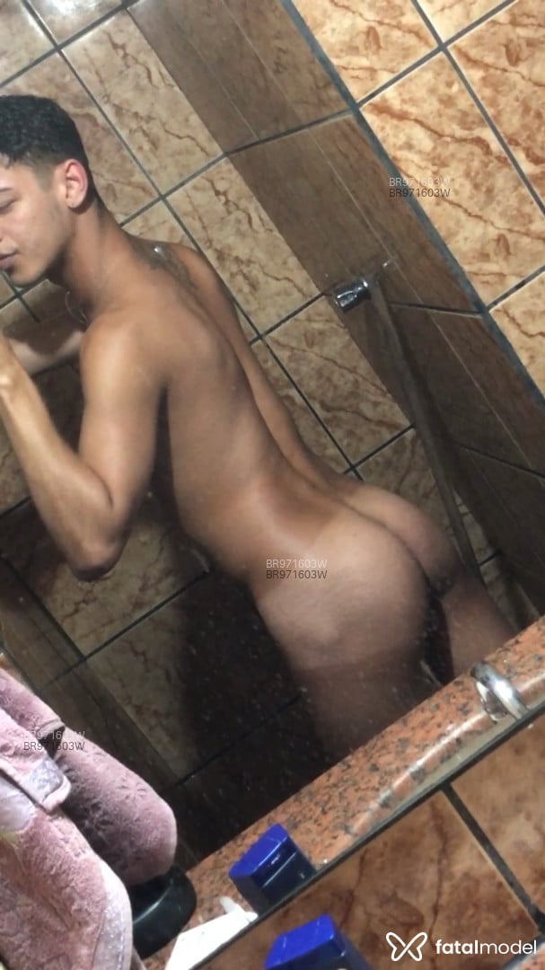 Acompanhante homem morena (o) de olhos castanhos em Uberlândia - Gustavo