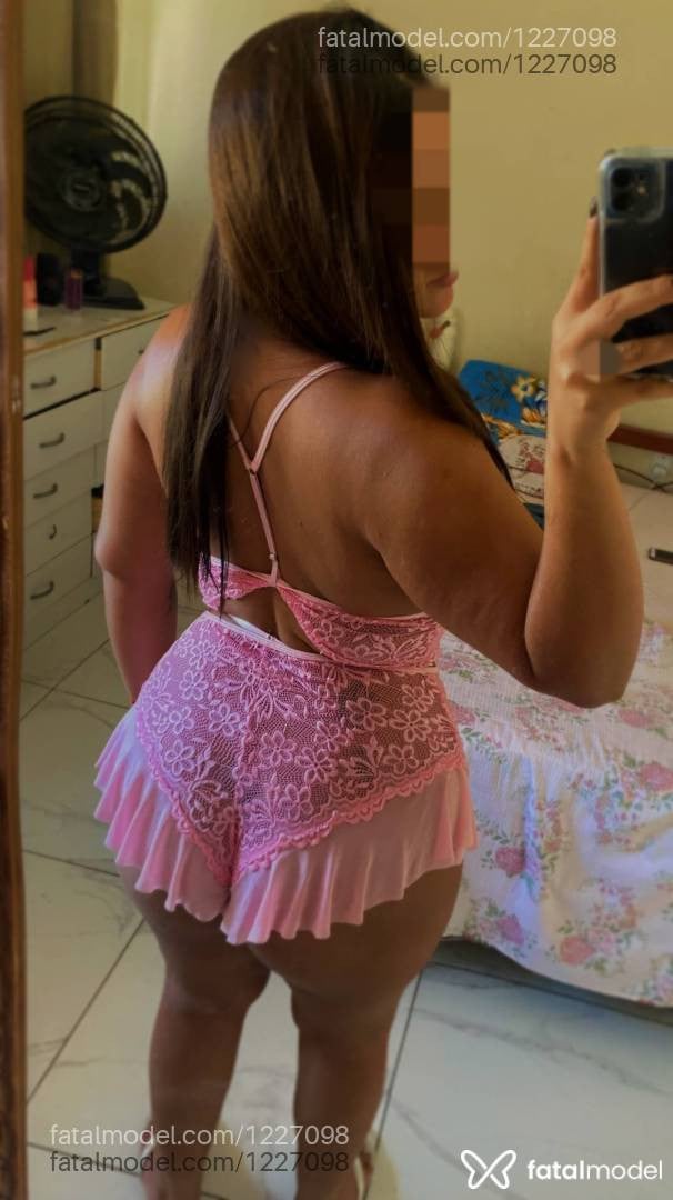 Acompanhante mulher com cabelo castanho de olhos castanhos - POLIANA FONSECA