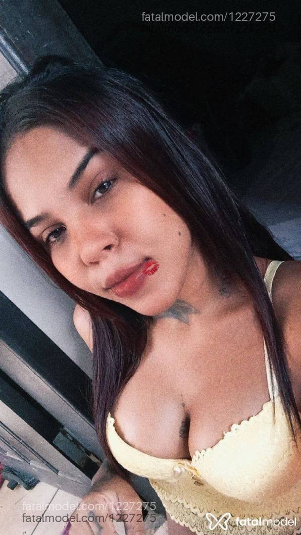 Acompanhante mulher morena (o) de olhos castanhos - Lavinia Acompanhante mulher morena (o) de olhos castanhos - Lavinia