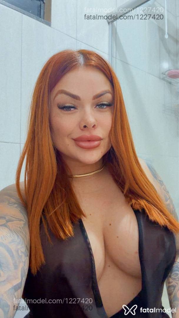 Acompanhante mulher ruiva (o) de olhos verdes - Ana Alice