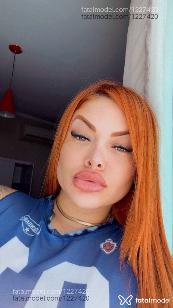 Acompanhante mulher ruiva (o) de olhos verdes - Ana Alice