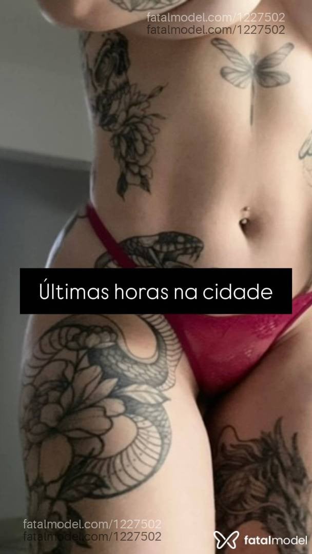 Acompanhante mulher loira (o) de olhos castanhos - Mallu
