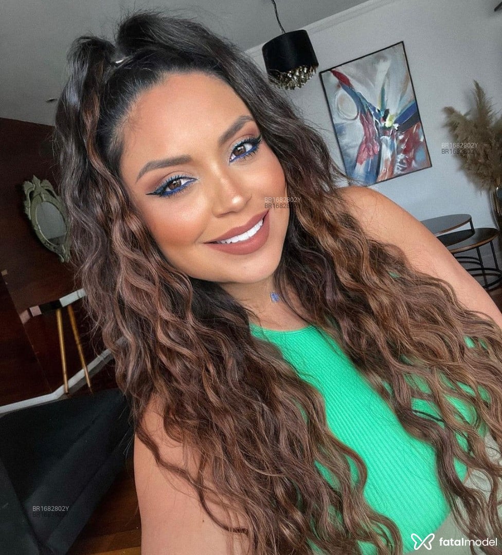 Acompanhante mulher com cabelo castanho de olhos mel em Jaraguá do Sul - Maya Saad