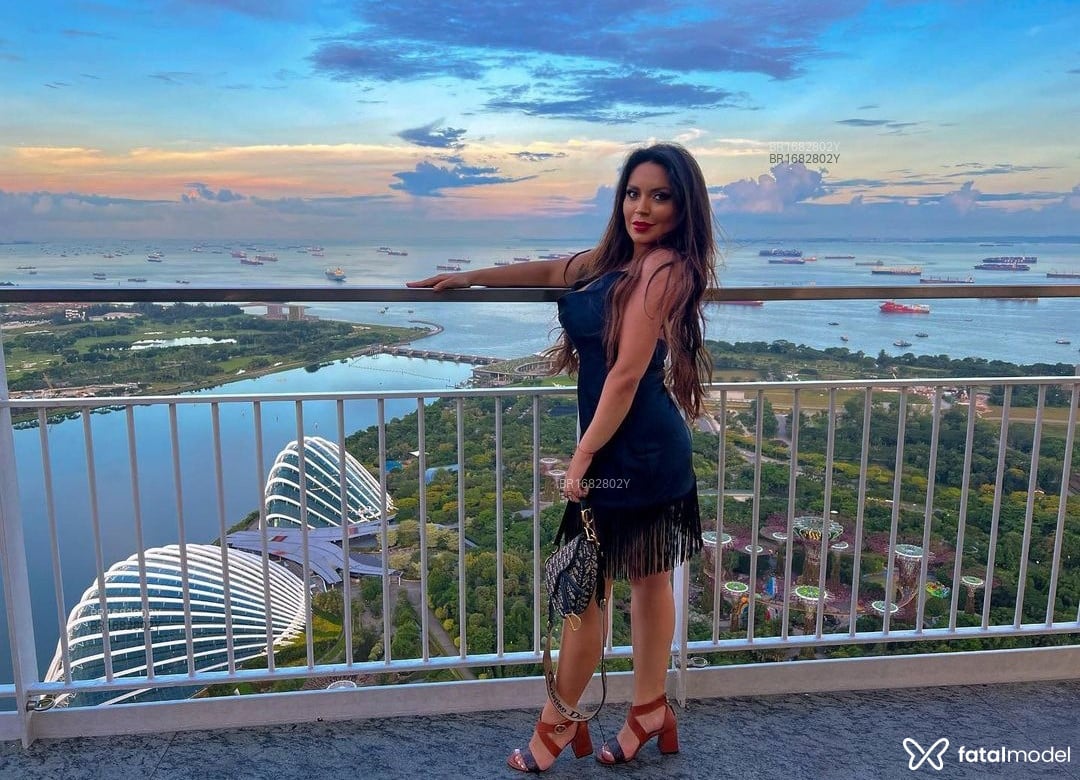 Acompanhante mulher com cabelo castanho de olhos mel em Jaraguá do Sul - Maya Saad