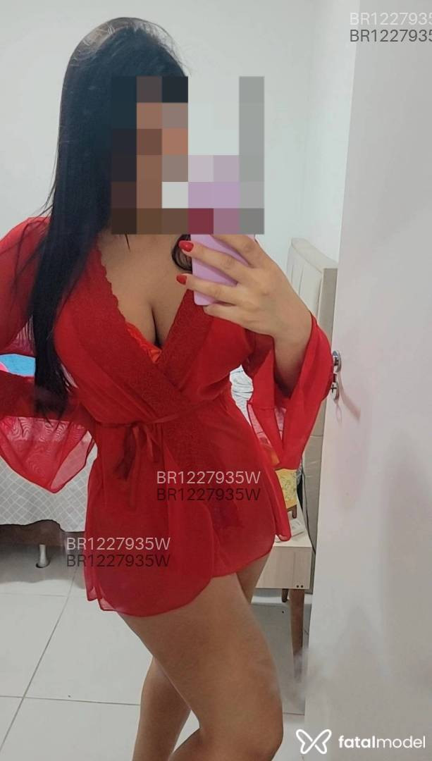 Acompanhante mulher com cabelo castanho de olhos mel em Curitibanos - Djuli Ribeiro