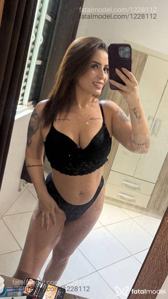 Acompanhante mulher com cabelo castanho de olhos castanhos - Patrícia Oliveira