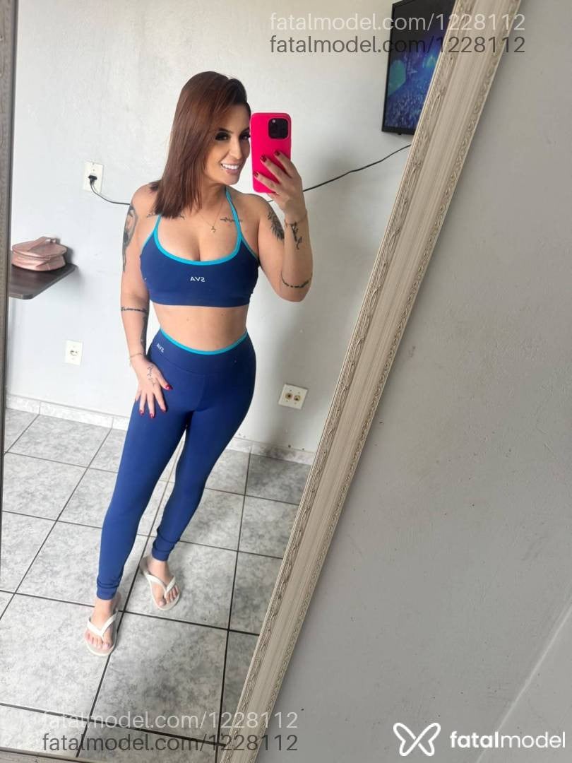 Acompanhante mulher com cabelo castanho de olhos castanhos - Patrícia Oliveira