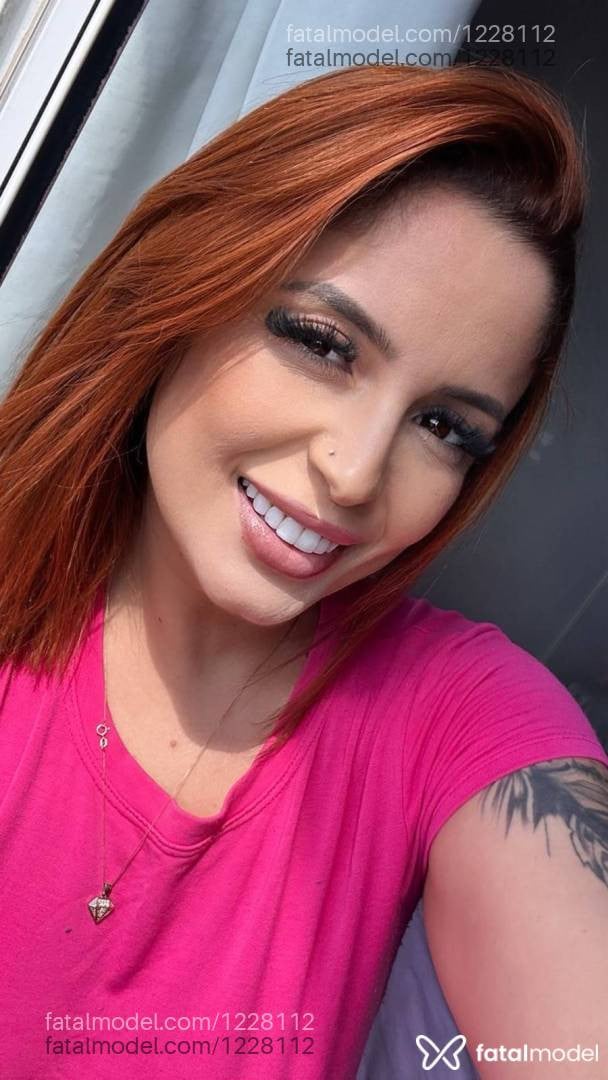 Acompanhante mulher com cabelo castanho de olhos castanhos - Patrícia Oliveira
