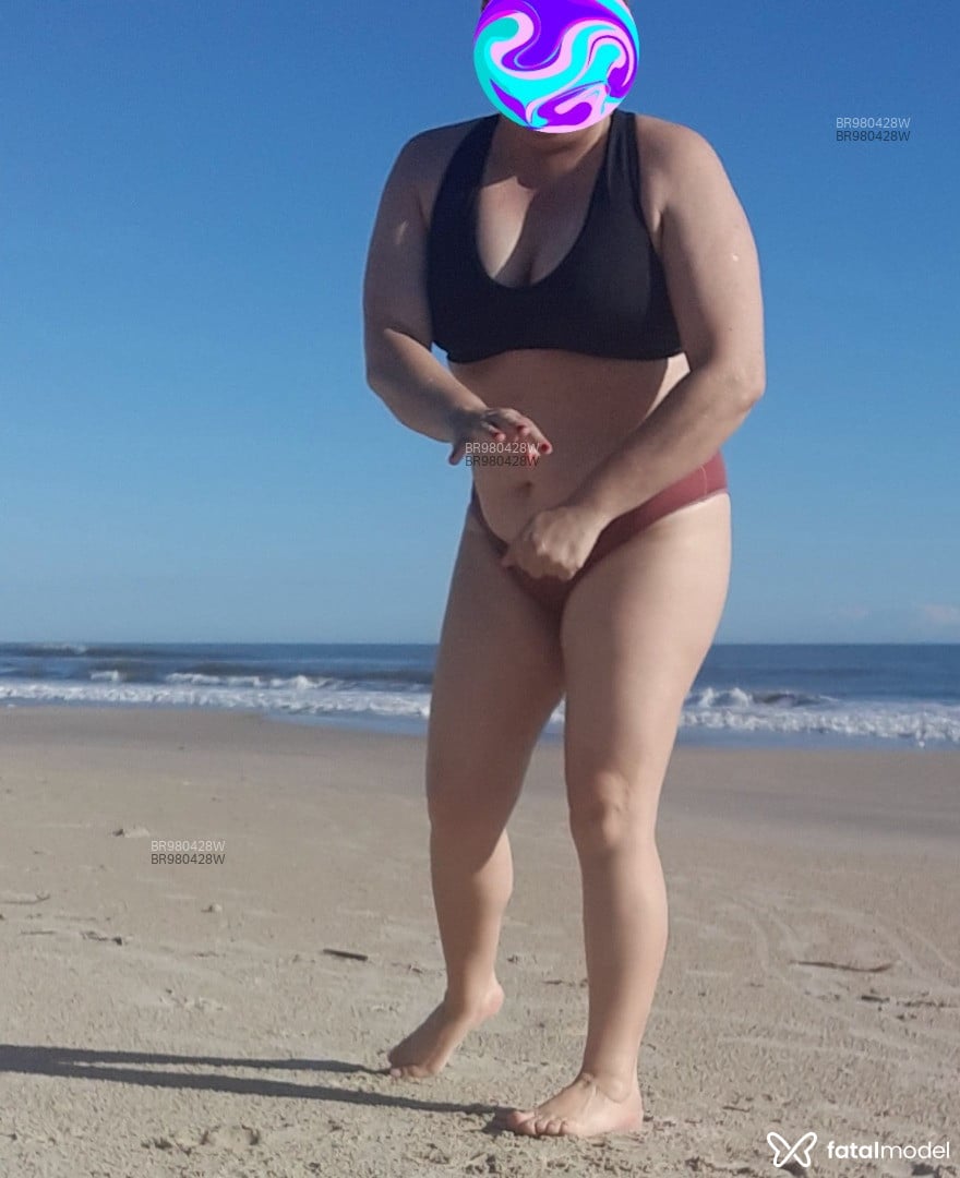Acompanhante mulher com cabelo castanho de olhos castanhos em Videira Acompanhante mulher com cabelo castanho de olhos castanhos em Videira - FaBi Fabí