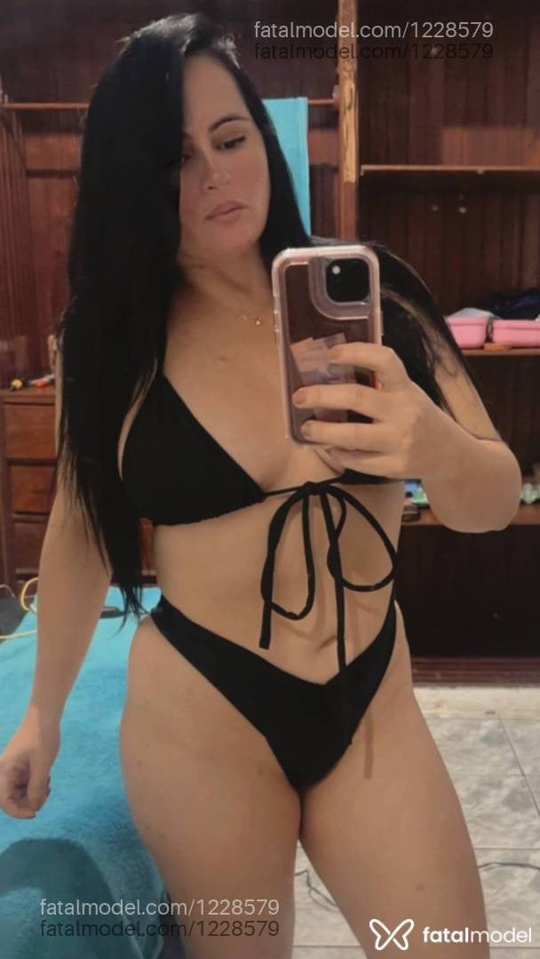 Acompanhante mulher morena (o) de olhos castanhos - Larissa