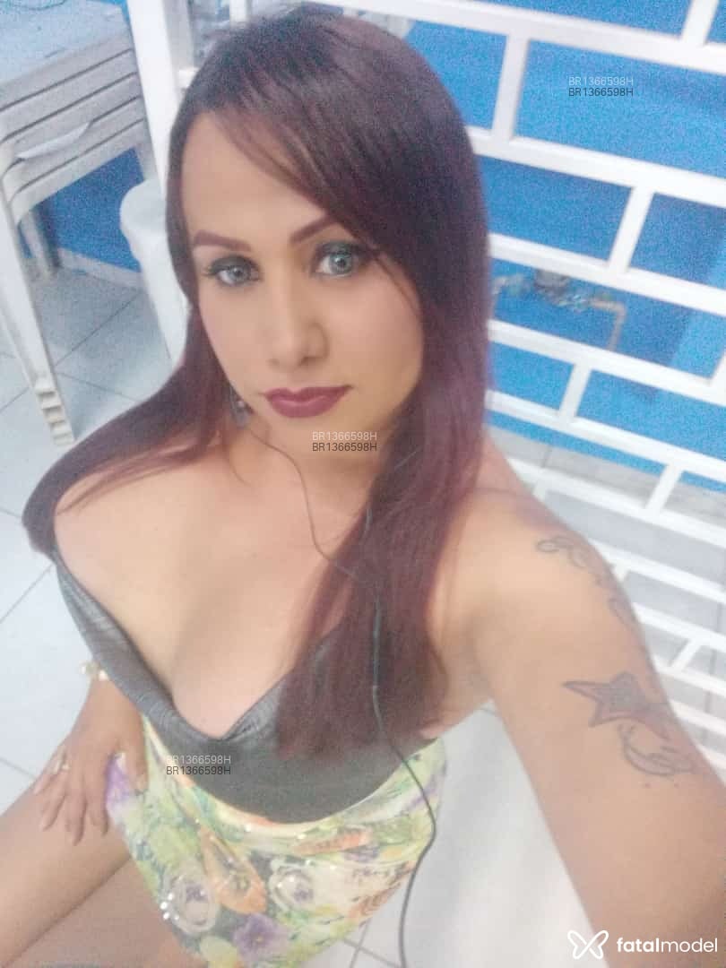 Acompanhante homem trans ruiva (o) de olhos verdes em São Sebastião do Paraíso - Karla