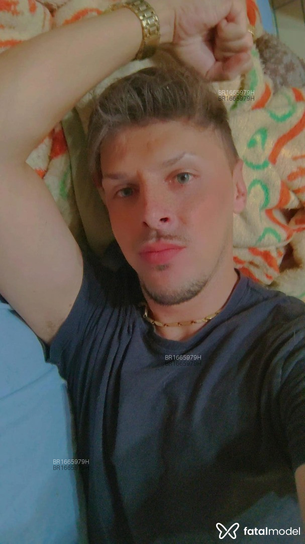 Acompanhante homem loira (o) de olhos azuis em Porto Alegre - Loirinho