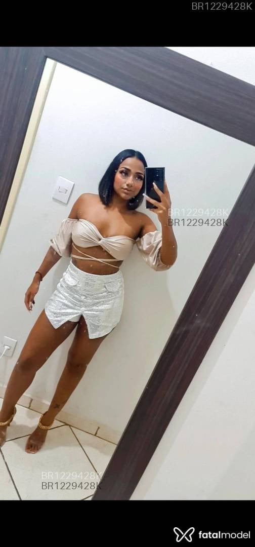 Acompanhante mulher morena (o) de olhos castanhos em Goiânia - Laura turner