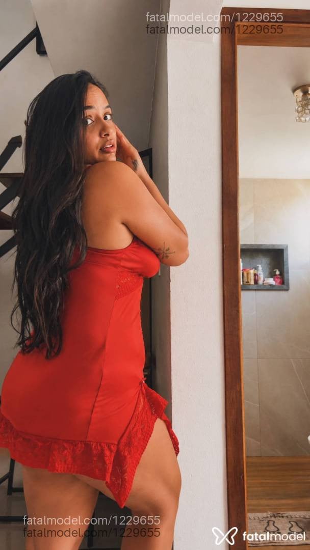 Acompanhante mulher com cabelo castanho de olhos castanhos - Larissa