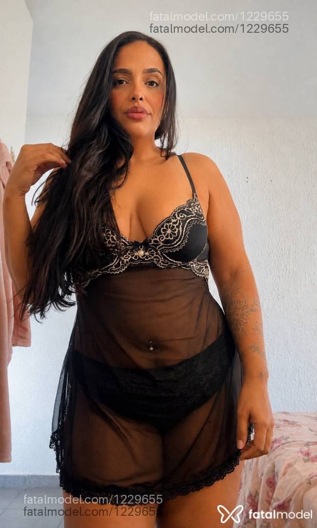 Acompanhante mulher com cabelo castanho de olhos castanhos - Larissa