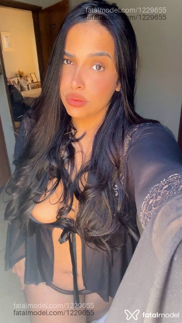 Acompanhante mulher com cabelo castanho de olhos castanhos em Passos - Larissa