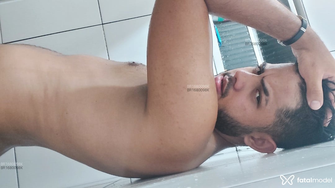 Acompanhante homem morena (o) de olhos pretos em Cascavel - Mateo