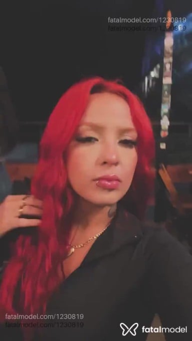 Acompanhante mulher ruiva (o) de olhos castanhos em Volta Redonda - Ariel