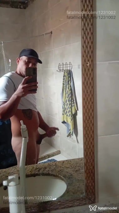 Acompanhante homem com cabelo castanho de olhos castanhos em Cabo Frio - Dom