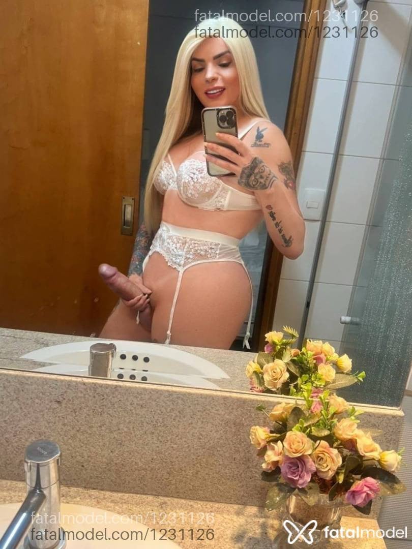 Acompanhante mulher trans loira (o) de olhos castanhos - Camilla schimith