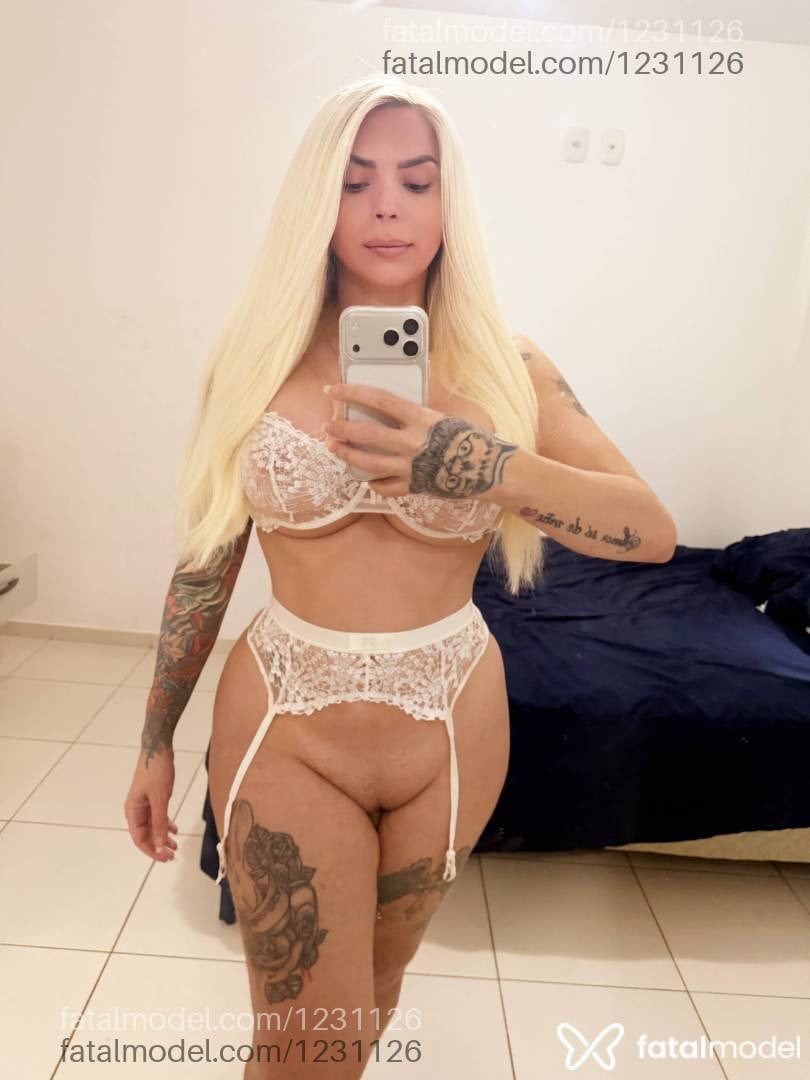 Acompanhante mulher trans loira (o) de olhos castanhos - Camilla schimith