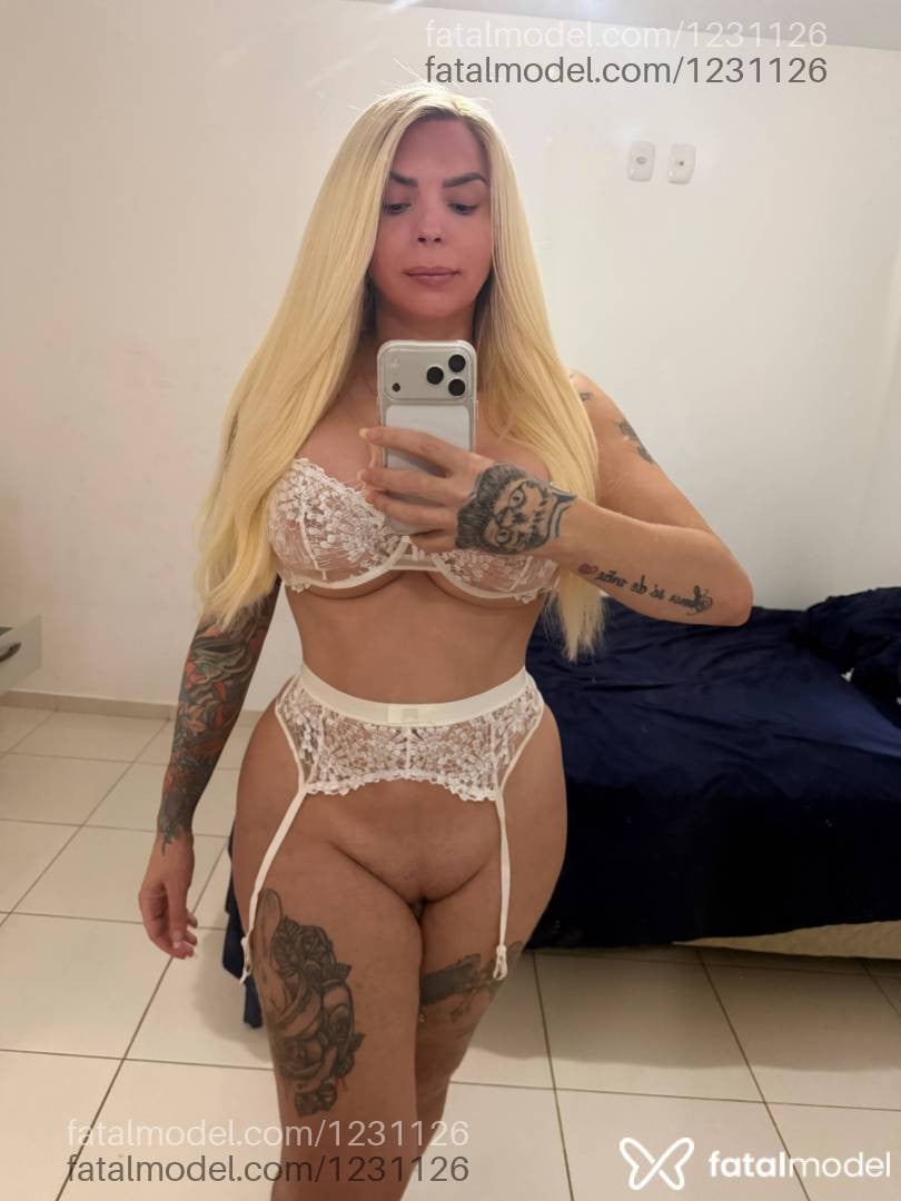 Acompanhante mulher trans loira (o) de olhos castanhos - Camilla schimith