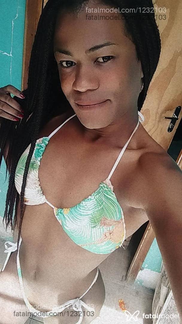 Acompanhante travesti morena (o) de olhos pretos - Africana