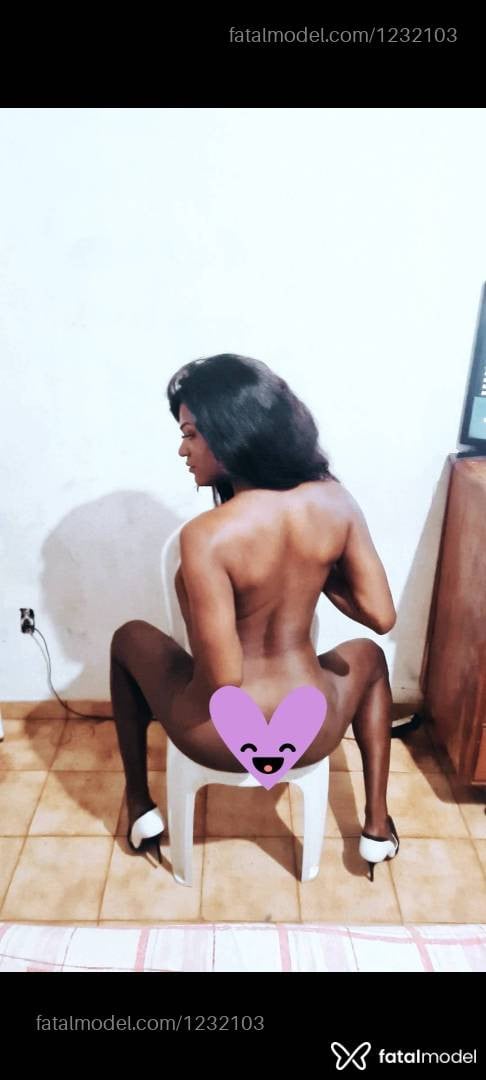 Acompanhante travesti morena (o) de olhos pretos - Africana