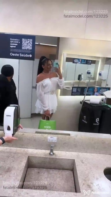 Acompanhante mulher trans com cabelo castanho de olhos pretos em Uberaba - Danny lima