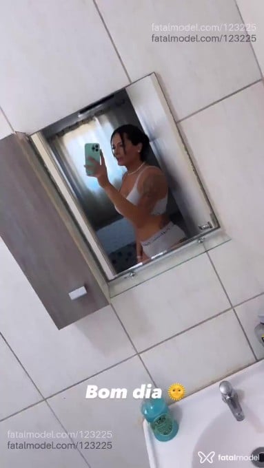 Acompanhante mulher trans com cabelo castanho de olhos pretos em Uberaba - Danny lima