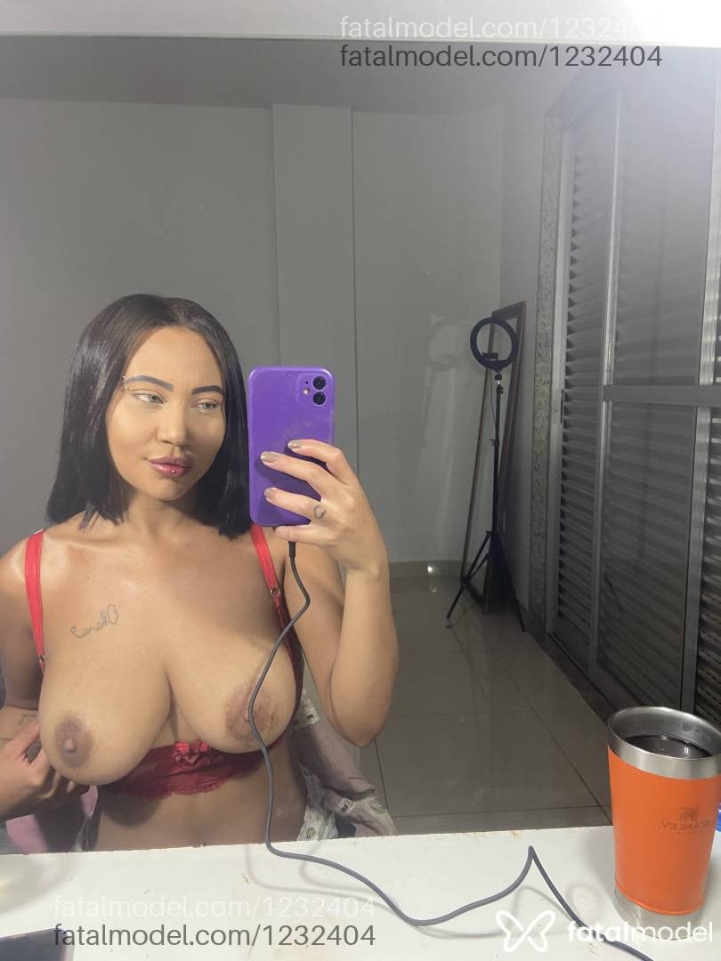 Acompanhante mulher morena (o) de olhos verdes - Gabriela Amanda