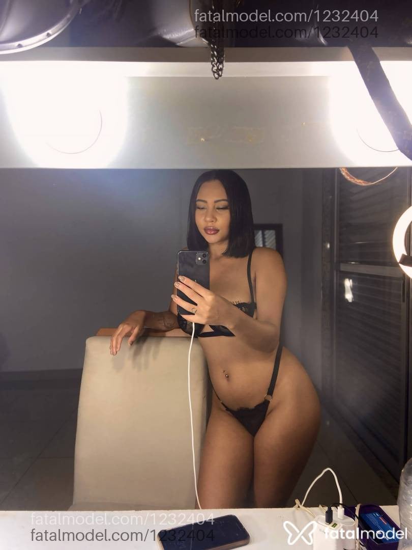 Acompanhante mulher morena (o) de olhos verdes - Gabriela Amanda
