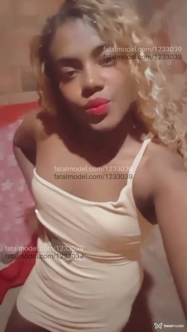 Acompanhante mulher trans loira (o) de olhos castanhos em Dom Eliseu - Laísfaztudo