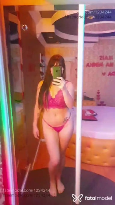 Acompanhante mulher com cabelo castanho de olhos castanhos em Imbituba Acompanhante mulher com cabelo castanho de olhos castanhos em Imbituba - Thalia