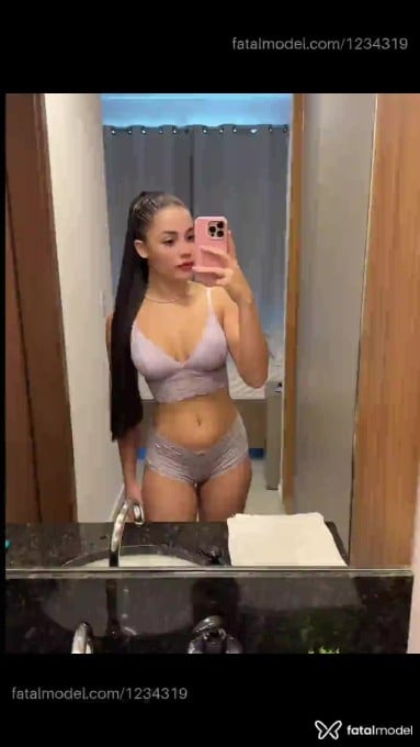 Acompanhante mulher com cabelo castanho de olhos pretos em Ribeirão Preto Acompanhante mulher com cabelo castanho de olhos pretos em Ribeirão Preto - Sarah Castro
