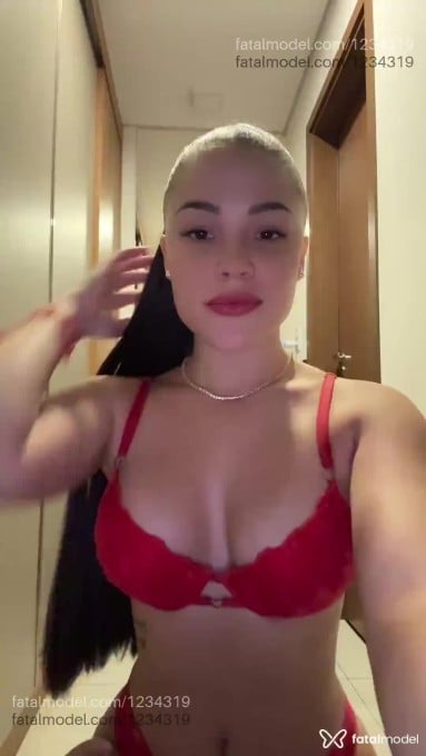 Acompanhante mulher com cabelo castanho de olhos pretos em Ribeirão Preto Acompanhante mulher com cabelo castanho de olhos pretos em Ribeirão Preto - Sarah Castro