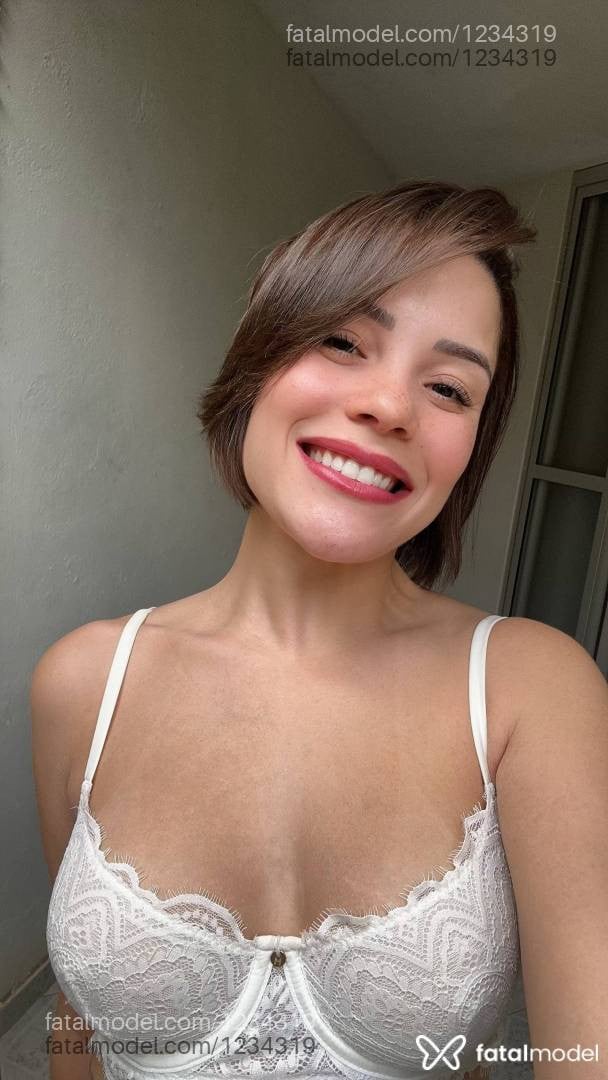 Acompanhante mulher com cabelo castanho de olhos pretos em Ribeirão Preto - Sarah Castro