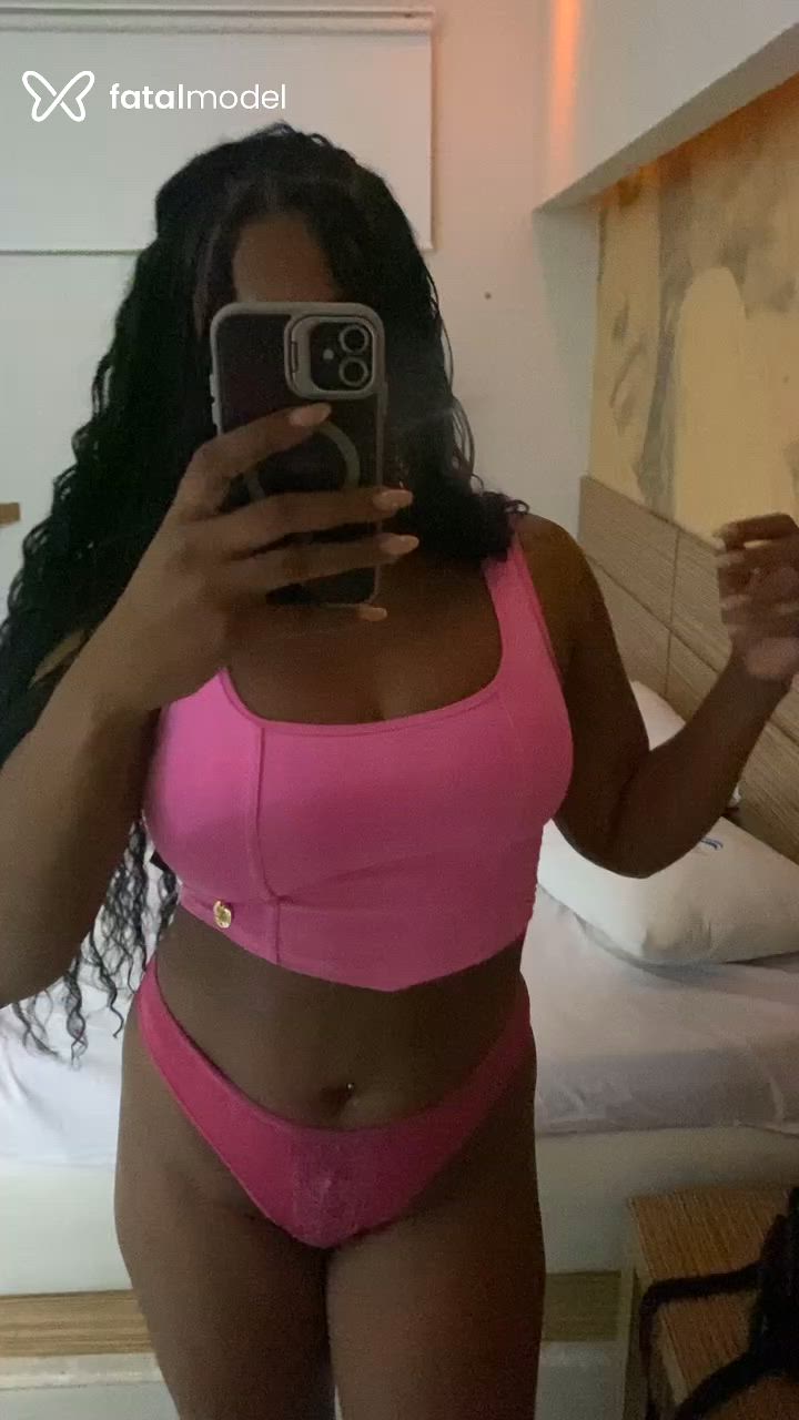 Acompanhante mulher com cabelo castanho de olhos castanhos - Bruna santos