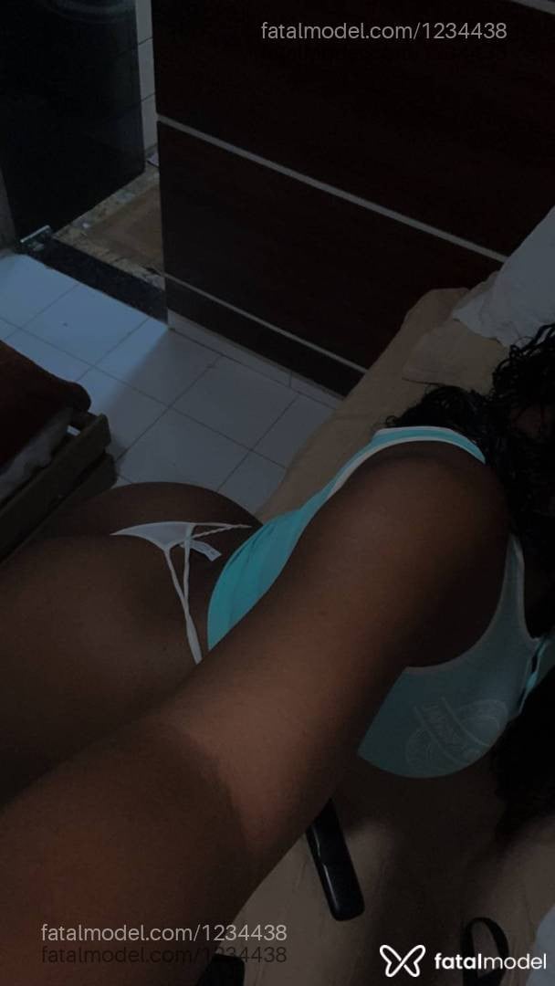 Acompanhante mulher com cabelo castanho de olhos castanhos - Bruna santos