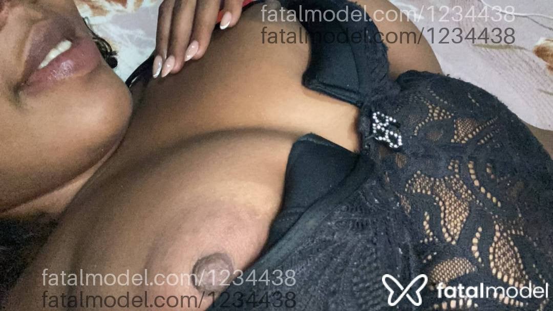 Acompanhante mulher com cabelo castanho de olhos castanhos - Bruna santos