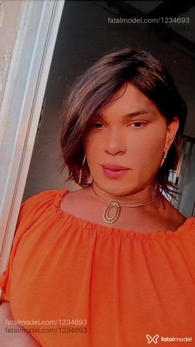 Acompanhante travesti com cabelo castanho de olhos castanhos - LARA GONÇALVES Acompanhante travesti com cabelo castanho de olhos castanhos - LARA GONÇALVES