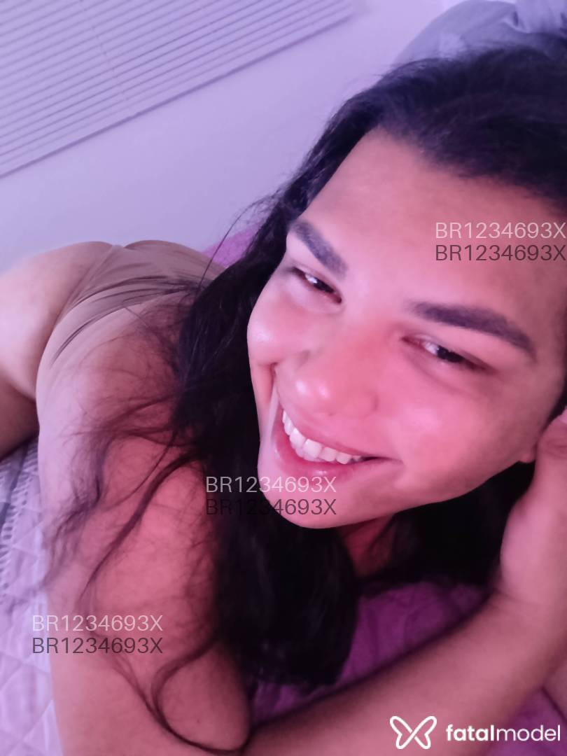 Acompanhante travesti com cabelo castanho de olhos castanhos - LARA GONÇALVES Acompanhante travesti com cabelo castanho de olhos castanhos - LARA GONÇALVES