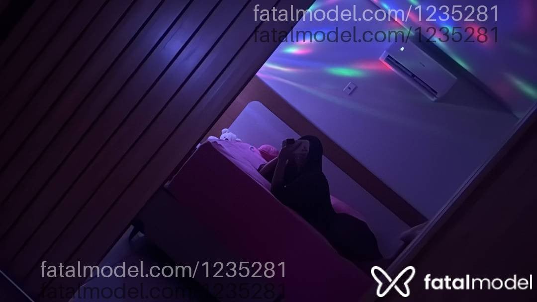 Acompanhante mulher morena (o) de olhos castanhos - Lary