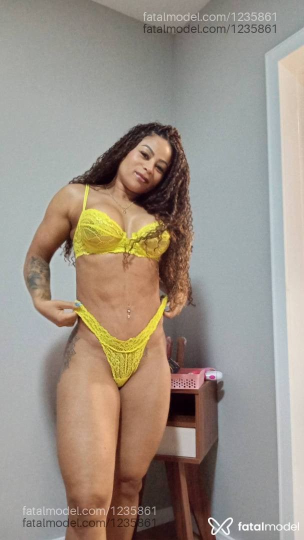 Acompanhante mulher com cabelo castanho de olhos pretos em Indaial - Patybombom