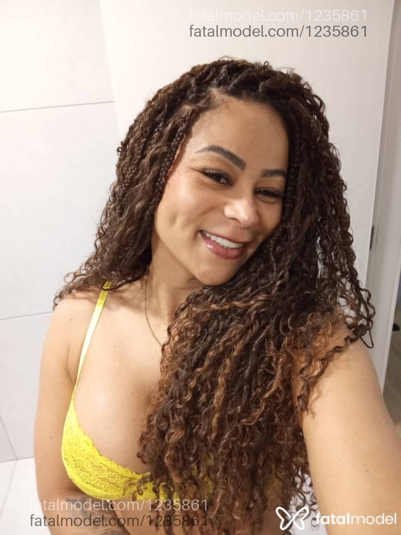 Acompanhante mulher com cabelo castanho de olhos pretos em Indaial - Patybombom