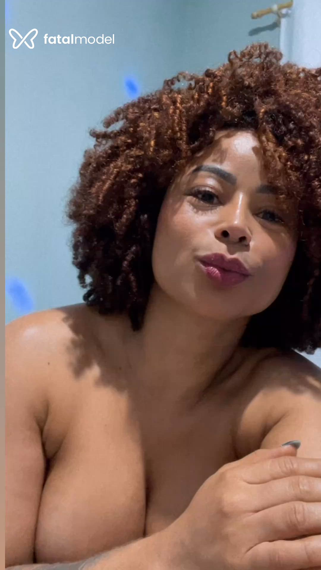 Acompanhante mulher com cabelo castanho de olhos pretos - Patybombom