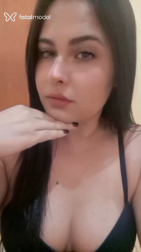 Acompanhante mulher morena (o) de olhos castanhos - Raphaela Maya Acompanhante mulher morena (o) de olhos castanhos - Raphaela Maya