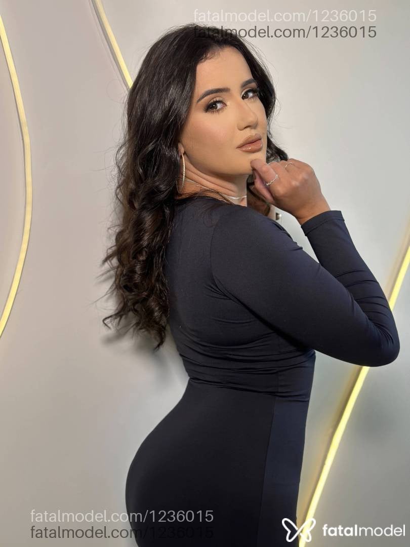 Acompanhante mulher morena (o) de olhos castanhos - Stella Baroni Acompanhante mulher morena (o) de olhos castanhos - Stella Baroni